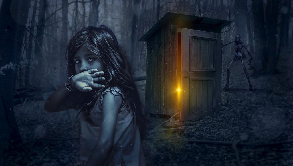 Niña experimentando una pesadilla aterradora, con signos de miedo y sudoración nocturna
