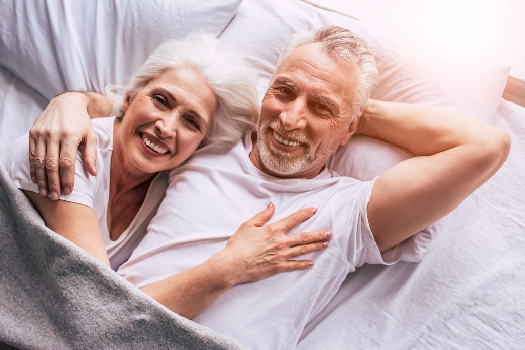 Sonreír antes de dormir hará que tu sueño sea más reparador y relajante